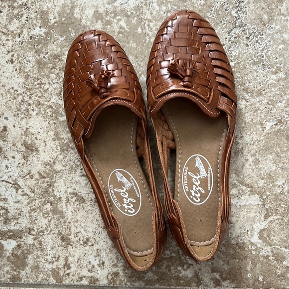 NWOT Mexican Huaraches - Picture 1 of 4